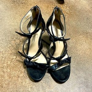 Women’s shoes size 9